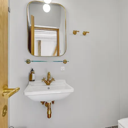 1 Bedroom In *