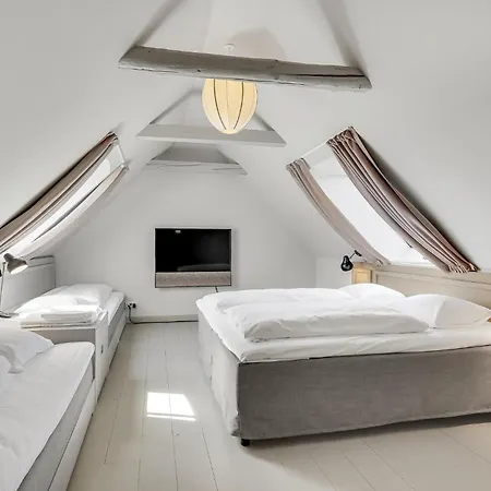 1 Bedroom In * Humble